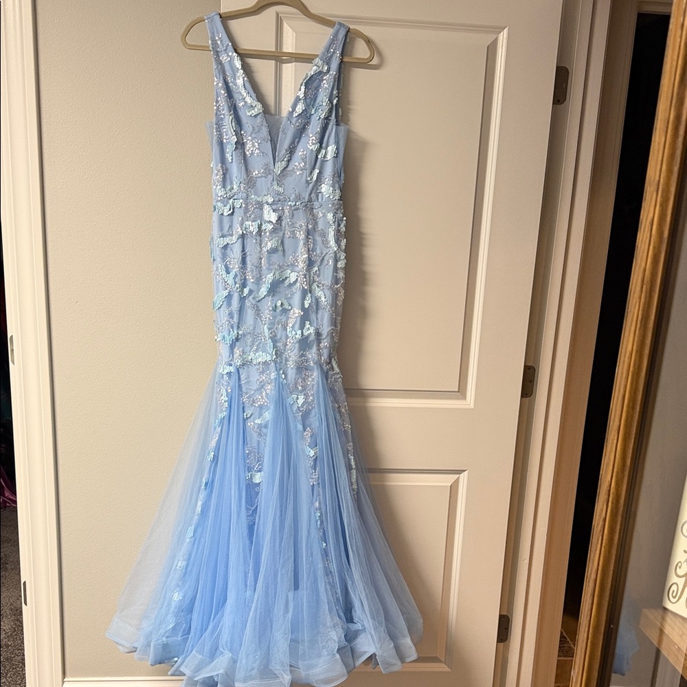 Elegant Blue Sleeveless Dress